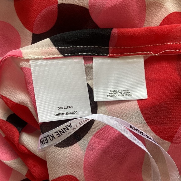 Anne Klein polkadot, blouse, size 6 - Picture 4 of 5